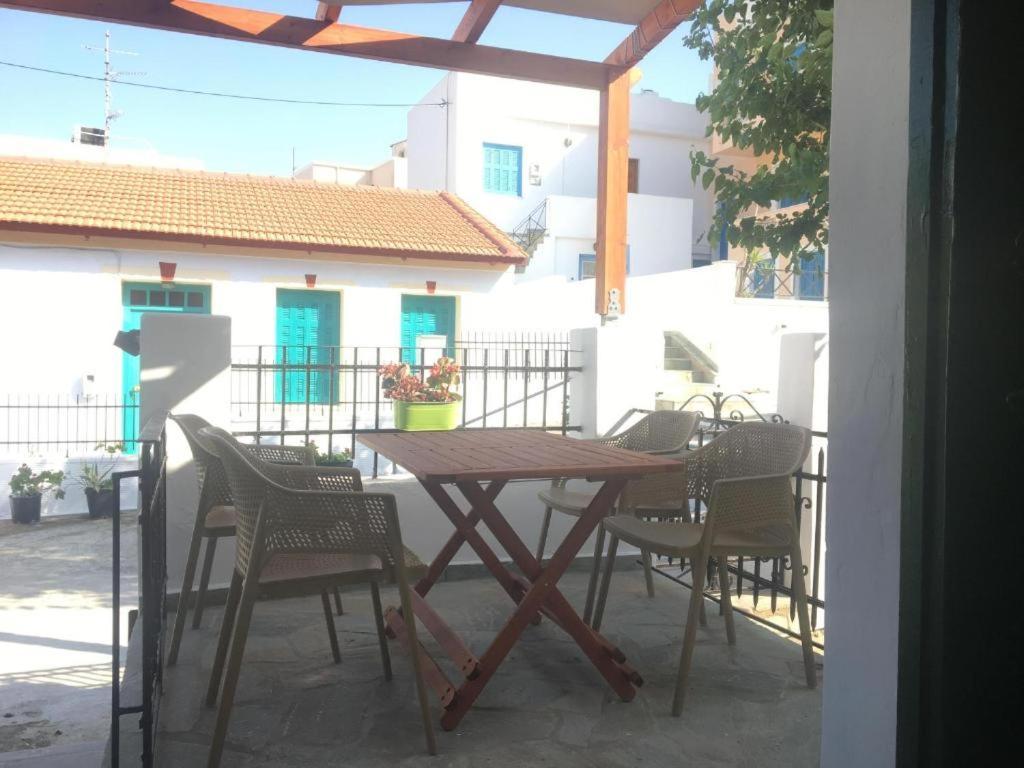Kontos-Traditional House In Andros Beach エクステリア 写真